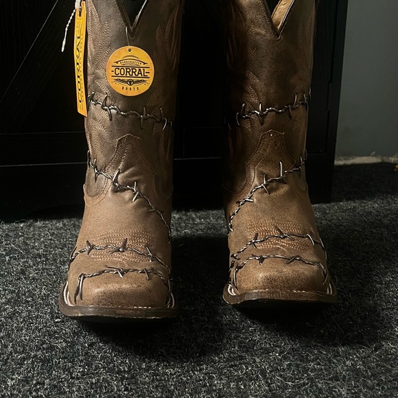 Corral Shoes - Women’s corral cowboy boots